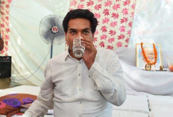 Sacked Delhi minister Kapil Mishra discharged from hospital, ends hunger strike