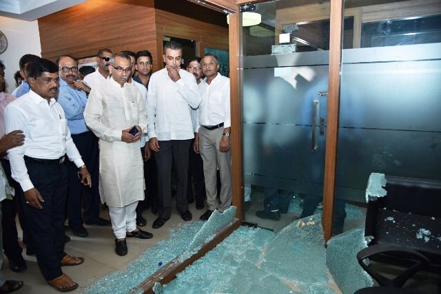MNS workers vandalize Mumbai Congress HQ; Nirupam calls them 'impotent', 'frustrated'