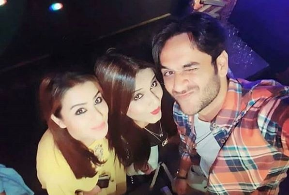 Shilpa Shinde and Vikas Gupta's sweet bickering at Sabyasachi's birthday party Bigg Boss 11 contestants Shilpa Shinde and Vikas Gupta’s sweet bickering at Sabyasachi’s birthday party