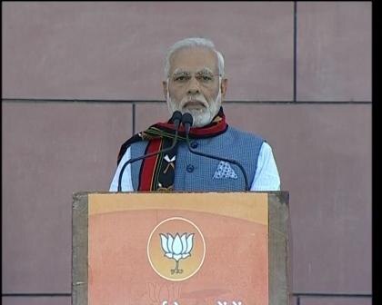 PM Narendra Modi pauses his North East victory speech mid way for Azaan Modi pauses for Azaan during speech