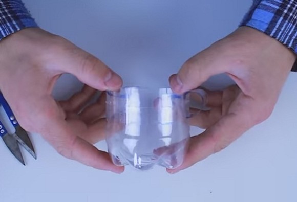 ना फेंके प्लास्टिक बोतल, देखिए, चम्मच से लेकर कप कैसे बनाएं बोतल से! Don’t Toss That Plastic Bottle! Here Are 5 Brilliant Ways to Reuse It!