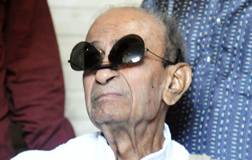 तारक मेहता को श्रद्धांजलि: उल्टे चश्मे से दुनिया को सीधा कौन दिखाएगा अब