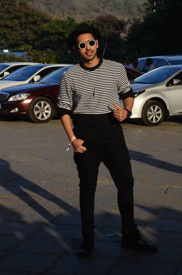 23
