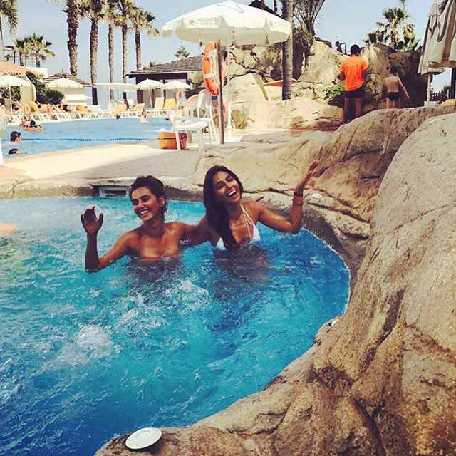 Shibani Dandekar (18)-compressed