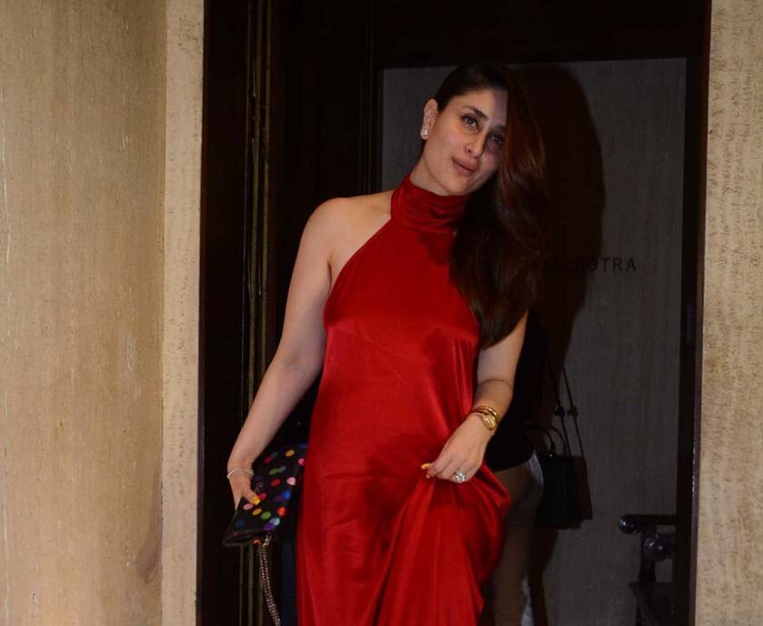 Kareena Kapoor Khan looks red hot at Manish Malhotra’s bash