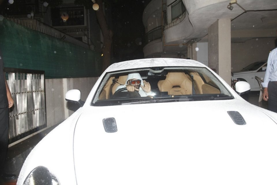 PICS : बर्थडे पर रणवीर-दीपिका की PICS : Ranveer Singh and Deepika Snapped on his BIrthday