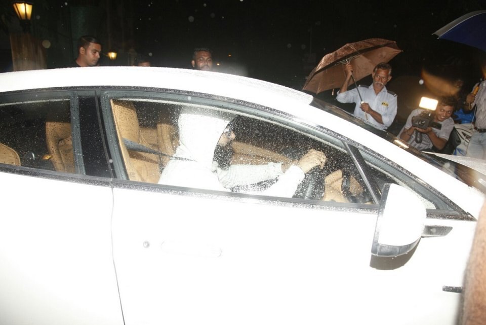 PICS : बर्थडे पर रणवीर-दीपिका की PICS : Ranveer Singh and Deepika Snapped on his BIrthday