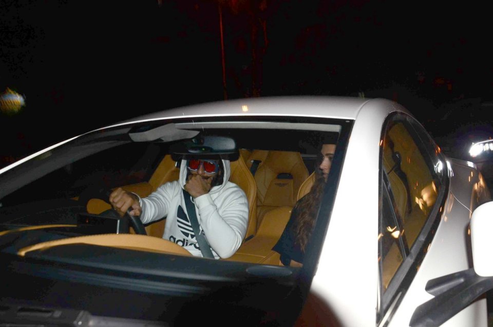 PICS : बर्थडे पर रणवीर-दीपिका की PICS : Ranveer Singh and Deepika Snapped on his BIrthday
