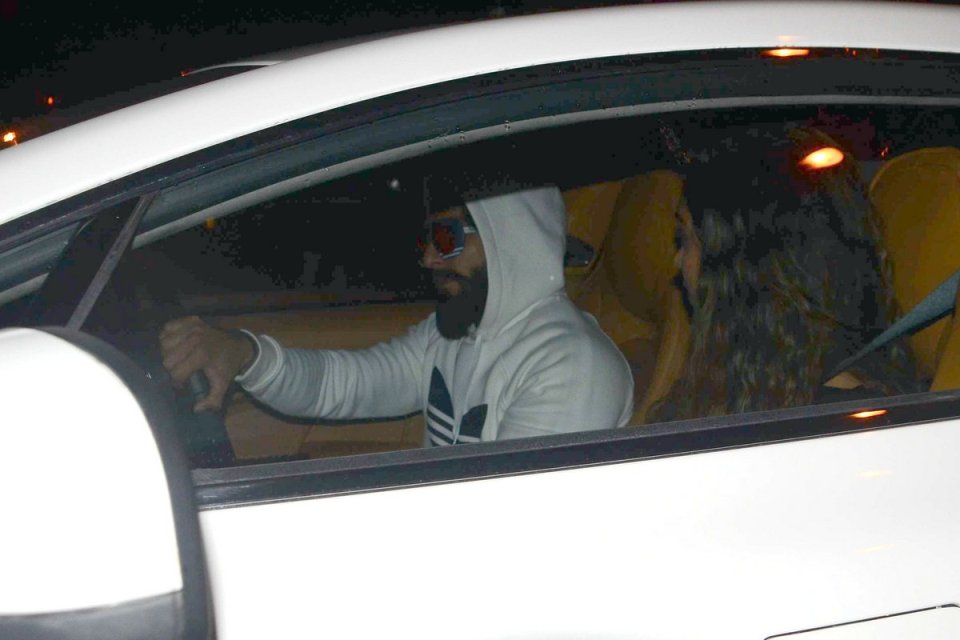 PICS : बर्थडे पर रणवीर-दीपिका की PICS : Ranveer Singh and Deepika Snapped on his BIrthday