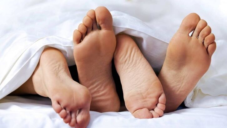रोजाना सेक्स बचा सकता है प्रोस्टेट कैंसर से! Having 21 orgasms a month could be the key to preventing CANCER in men because it helps the prostate ‘flush out toxins