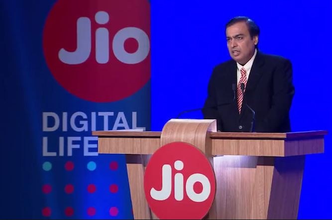Jio जल्द लॉन्च करने वाला है 500 रुपये वाला 4G VoLTE फीचर, जानें इससे जुड़ी बड़ी बातें Reliance Jio set to announce Rs 500 phone: 8 things to know