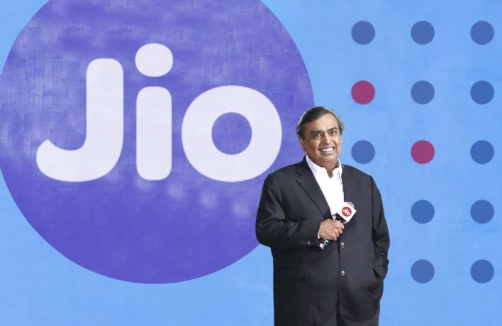 Jio जल्द लॉन्च करने वाला है 500 रुपये वाला 4G VoLTE फीचर, जानें इससे जुड़ी बड़ी बातें Reliance Jio set to announce Rs 500 phone: 8 things to know