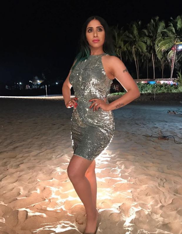 फिल्मफेयर बेस्ट सिंगर नेहा भसीना ने इंस्टाग्राम पर फिर दिखाई बोल्डनेस Filmfare Best Singer Neha Bhasina Reveals Boldness on Instagram