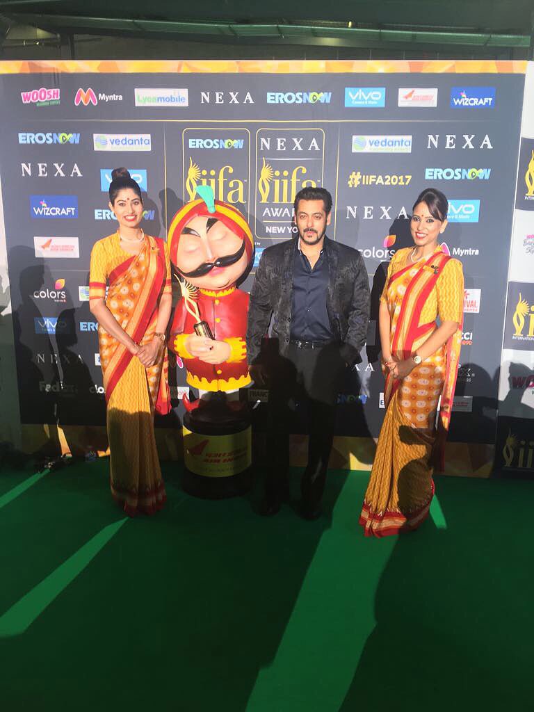 IIFA 2017 में बॉलीवुड सितारों ने बिखेरा अपना जलवा, देखें तस्वीरें... Pictures of Bollywood stars in IIFA Awards 2017