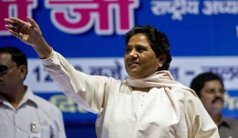 बहनजी ने ये क्या कर दिया: मायावती की रणनीति को लेकर जितनी मुंह उतनी बातें