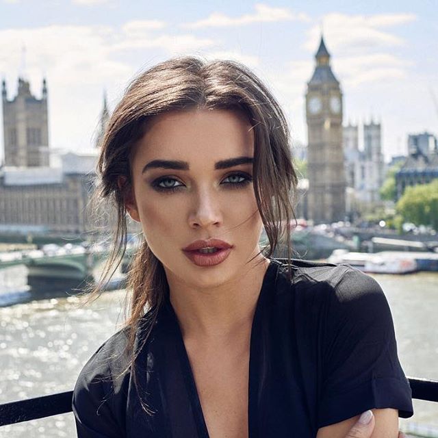 see the latest pics of Amy Jackson