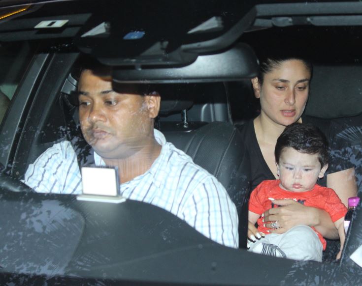 मम्मी करीना के साथ कैमरे में कैद हुए गोलू-मोलू तैमूर! Kareena Kapoor Khan snapped with baby boy Taimur as she visits mom Babita house in mumbai