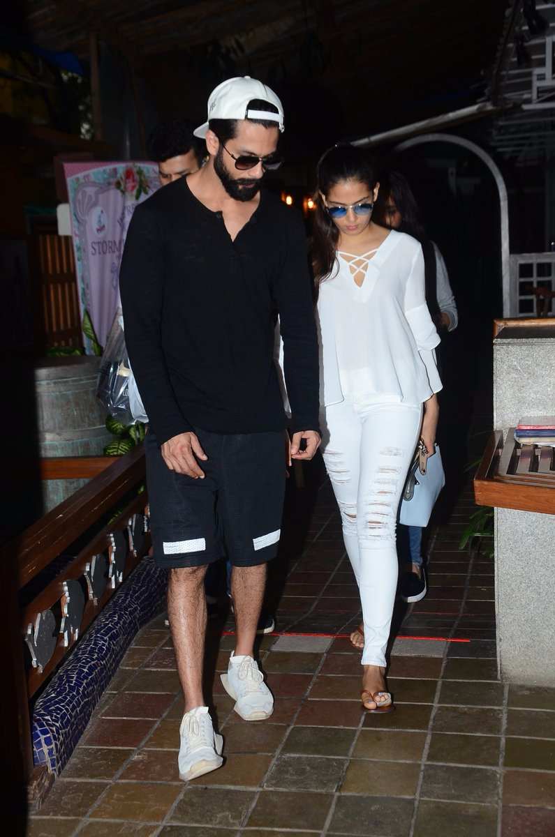 इंस्टाग्राम पर दिखा शाहिद और मीरा का रोमांटिक अंदाज see the latest pics of shahid kapoor and mira rajput