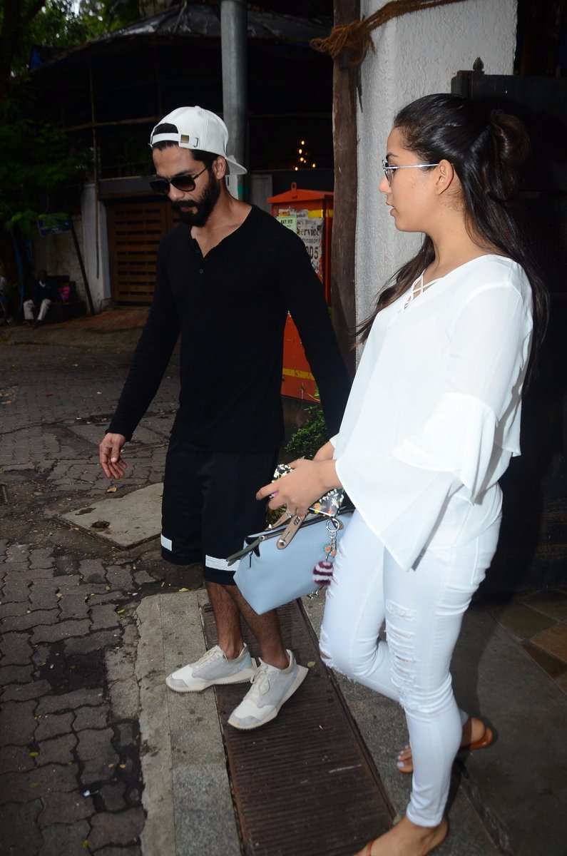 इंस्टाग्राम पर दिखा शाहिद और मीरा का रोमांटिक अंदाज see the latest pics of shahid kapoor and mira rajput