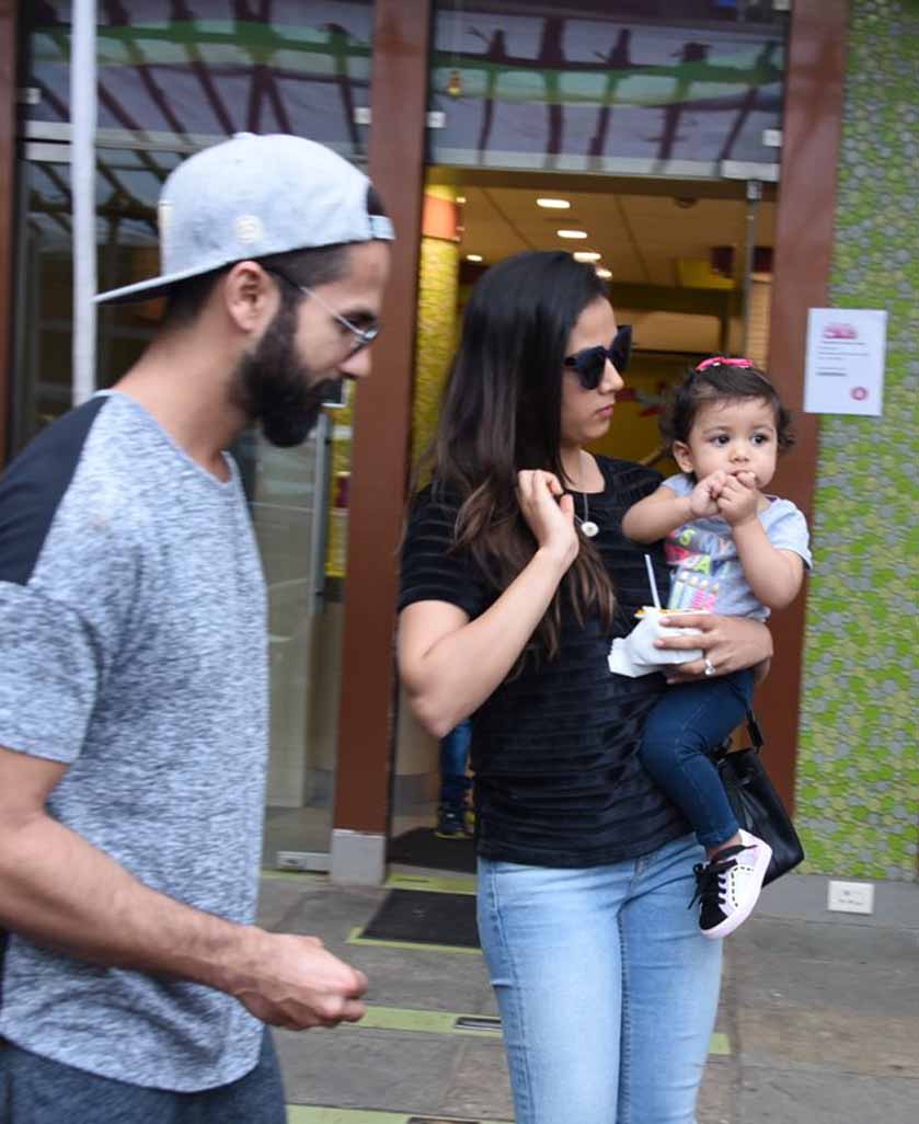 तस्वीरें- देखें किस तरह शाहिद कपूर ने Wife मीरा का बर्थडे बना दिया खास Shahid Kapoor’s wife Mira Rajput is celebrating her 23rd birthday today, See Pics