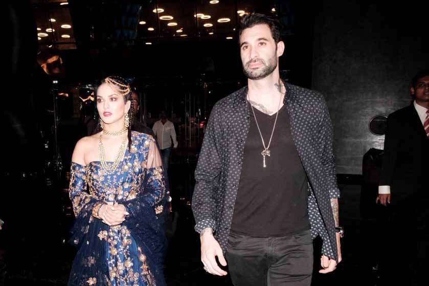 ब्लू लहंगा पहन रैंप पर उतरीं सनी लियोनी, देखें तस्वीरें Sunny Leone walks the ramp at Bombay Times Fashion Week, View Pics