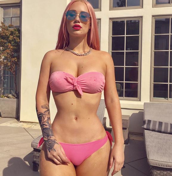 Iggy Azalea topless in latest racy Instagram selfies