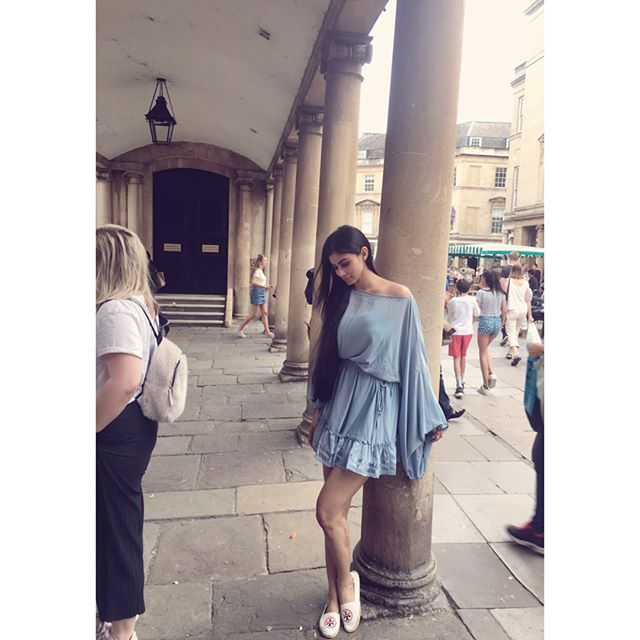 मस्ती में मशगूल मौनी रॉय ने इंस्टा पर शेयर की हैपनिंग तस्वीरें See the latest pictures of Mouni Roy