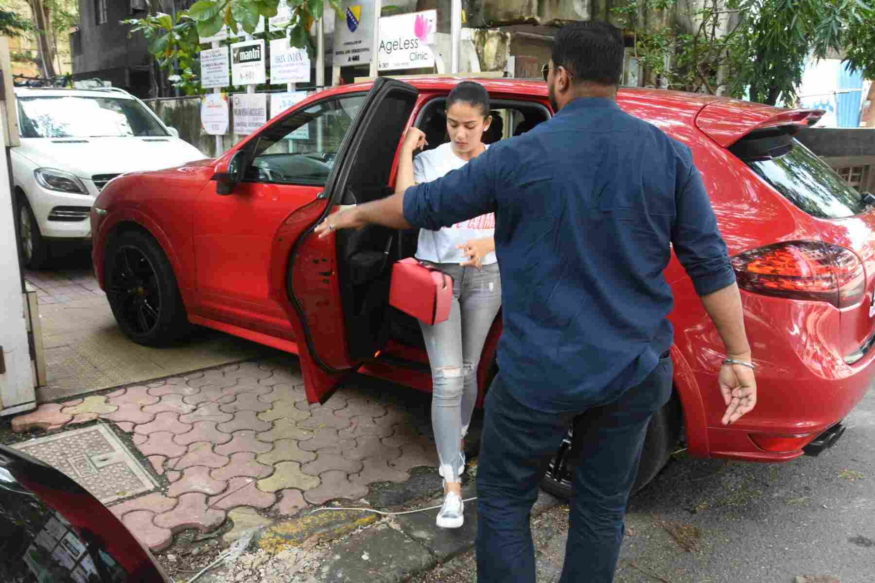 Spotted: देखें शाहिद कपूर की मीरा की Latest तस्वीरें See the latest pictures of Shahid Kapoor’s wife Mira Rajput