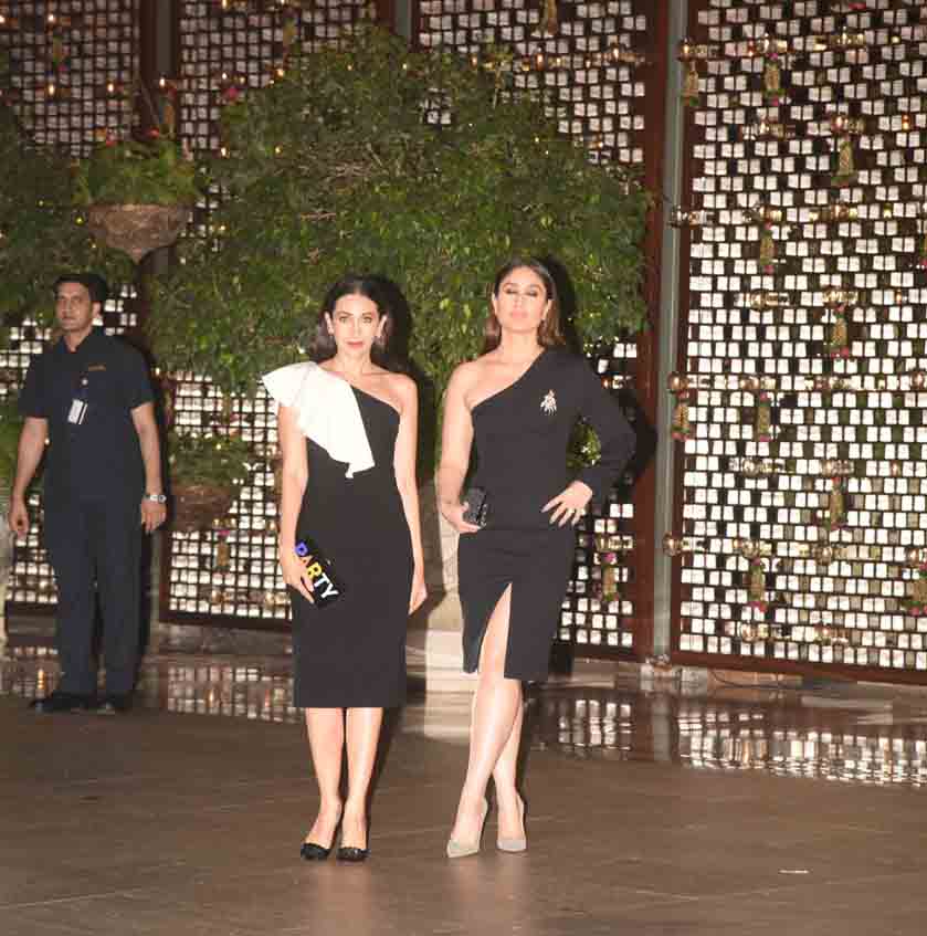 PHOTOS: अंबानी की पार्टी में ब्लैक ड्रेस में पहुंची बेबो, दिखाया अपना सेक्सी लुक Sister Kareena Kapoor Khan and Karisma Kapoor shines at Ambani bash