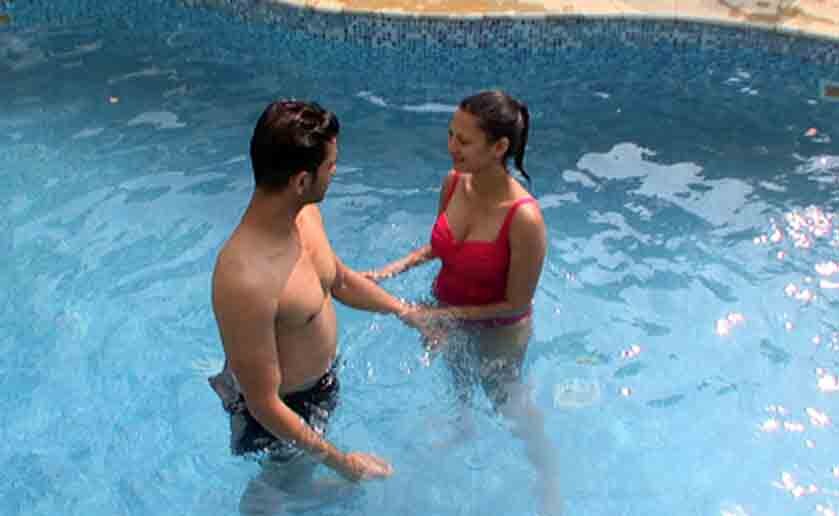 बिग बॉस: सनी लियोनी से लेकर मोनालिसा तक, इन हसीनाओं ने बिकिनी अवतार से मचाई सनसनी Bigg Boss: Bikini babes of the house over the years