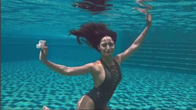 बाली में छुट्टियां मना रही हैं सीरियल see the latest pics of dahleez actress tridha chaudhary