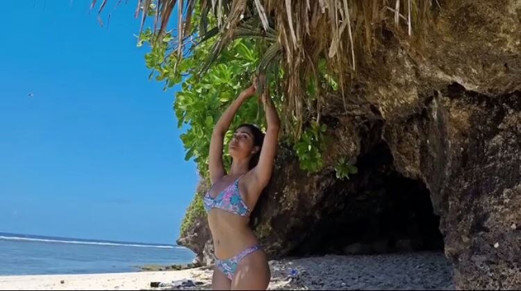बाली में छुट्टियां मना रही हैं सीरियल see the latest pics of dahleez actress tridha chaudhary