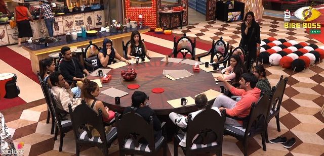 Bigg Boss 11, Day 2: नौटंकी की वजह से नॉमिनेट हुईं शिल्पा शिंदे, हिना खान को पड़ोसियों ने बचाया Bigg Boss 11 october 3rd written episode update Bigg Boss 11 Nomination