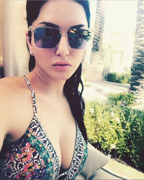 सनी लियोनी ने अपनी तस्वीरों से गुलज़ार किया इंस्टाग्राम SEE THE LATEST PICS OF SUNNY LEONE
