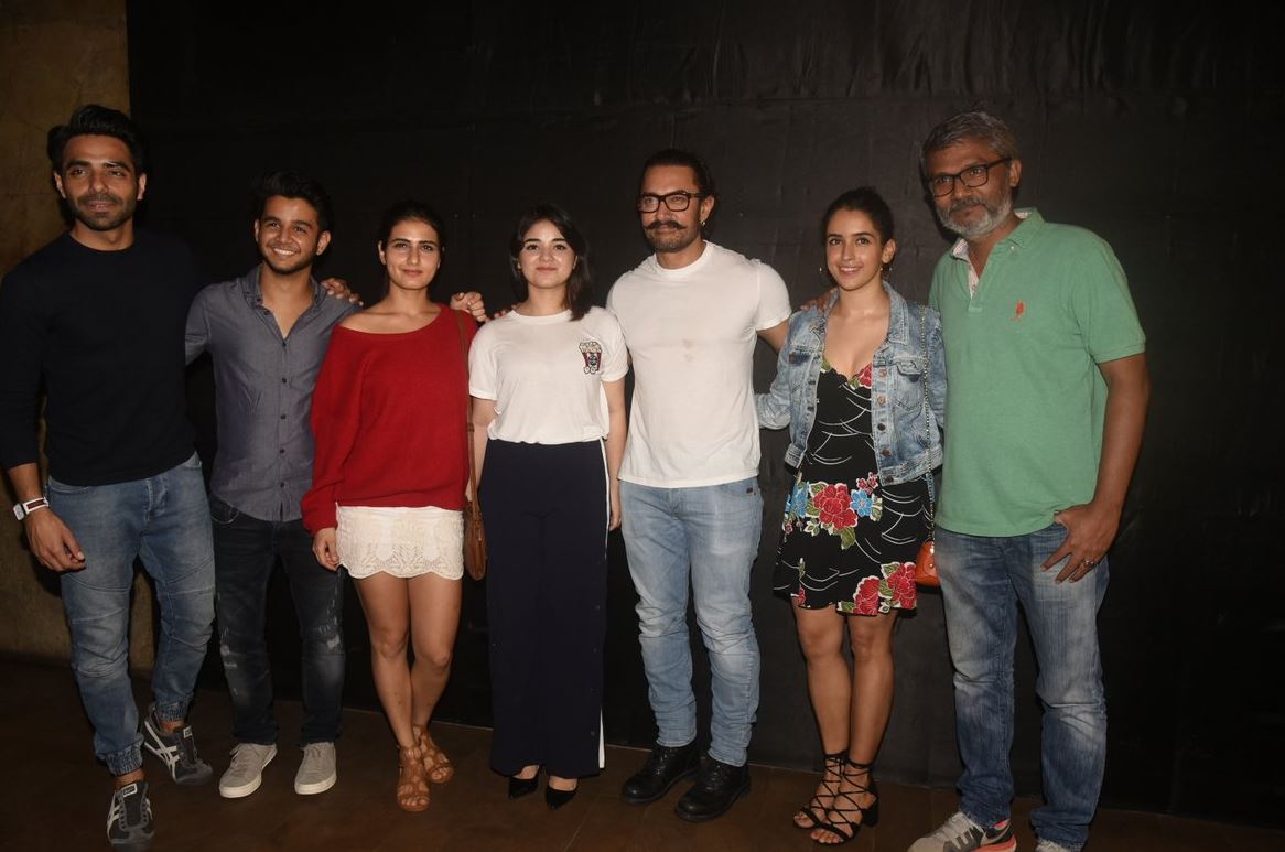 ‘सीक्रेट सुपरस्टार’ की स्क्रीनिंग में शामिल हुई ‘दंगल’ की पूरी टीम, देखें तस्वीरें ‘Dangal’ stars Fatima sana sheikh, sanya malhotra and many celebs attends ‘Secret superstar’ sreening