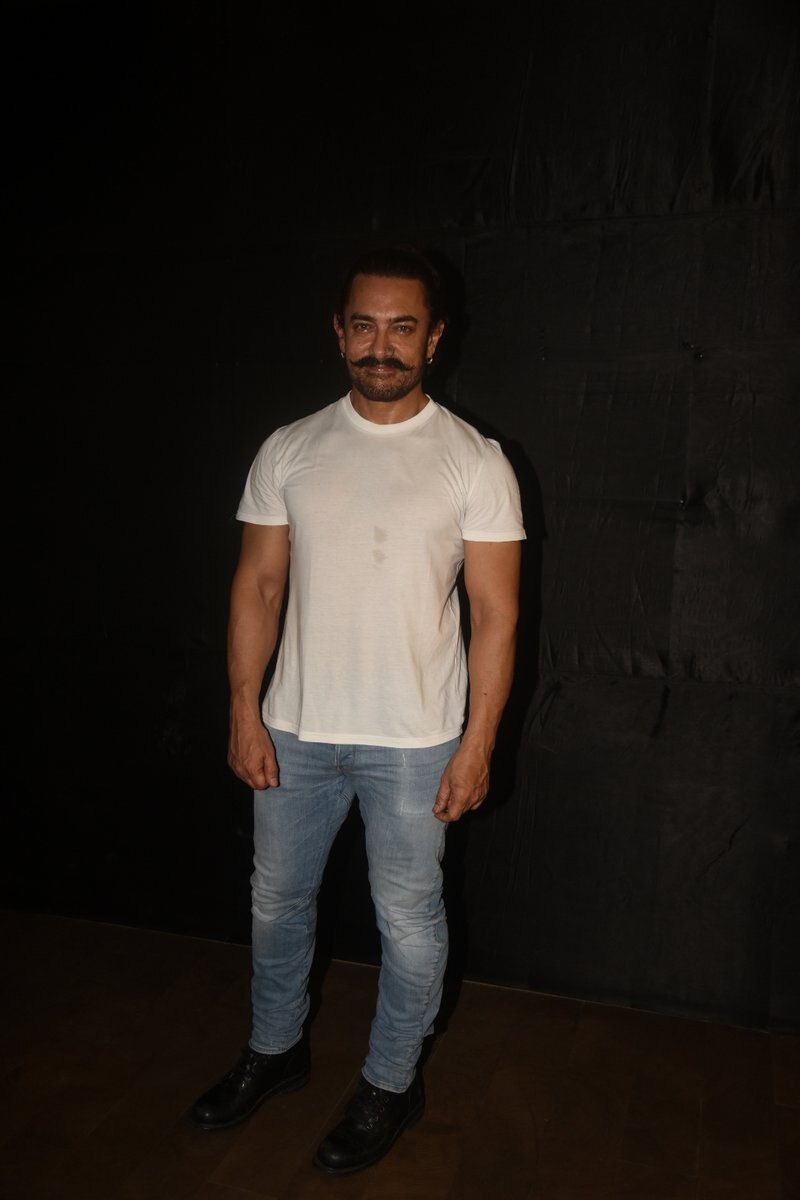 ‘सीक्रेट सुपरस्टार’ की स्क्रीनिंग में शामिल हुई ‘दंगल’ की पूरी टीम, देखें तस्वीरें ‘Dangal’ stars Fatima sana sheikh, sanya malhotra and many celebs attends ‘Secret superstar’ sreening