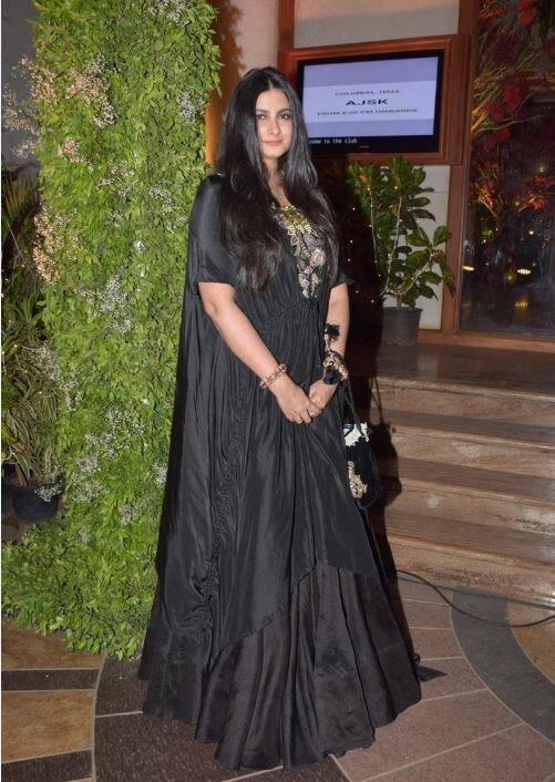 Photos: From Sonam Kapoor to Aishwarya Rai, this Bollywood star appeared in the reception last night. Photos: From Sonam Kapoor to Aishwarya Rai, this Bollywood star appeared in the reception last night.