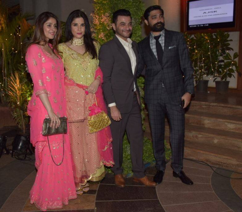 Photos: From Sonam Kapoor to Aishwarya Rai, this Bollywood star appeared in the reception last night. Photos: From Sonam Kapoor to Aishwarya Rai, this Bollywood star appeared in the reception last night.