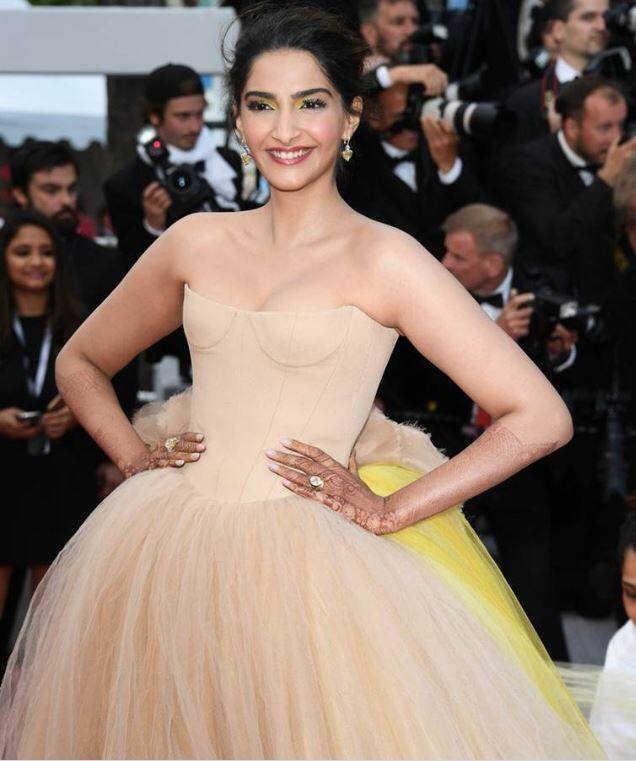 Cannes 2018: Sonam Kapoor did the second day with his style Impress, see photos