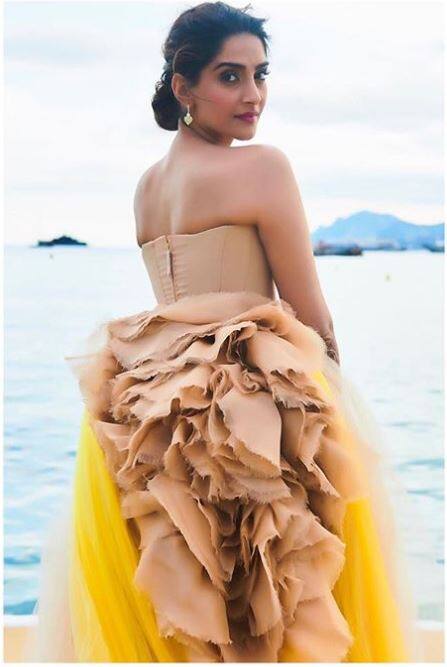 Cannes 2018: Sonam Kapoor did the second day with his style Impress, see photos