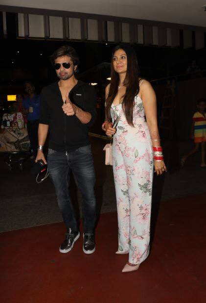 Angad-Neha and Himesh-Sonia, returning to the heart of Honeymoon, look in the pictures, the joy of the face Angad-Neha and Himesh-Sonia, returning to the heart of Honeymoon, look in the pictures, the joy of the face