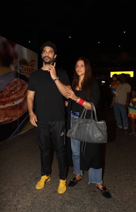 Angad-Neha and Himesh-Sonia, returning to the heart of Honeymoon, look in the pictures, the joy of the face Angad-Neha and Himesh-Sonia, returning to the heart of Honeymoon, look in the pictures, the joy of the face