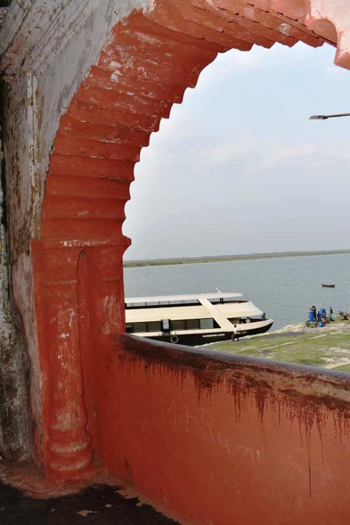 Enjoying a cruise like Goa, you will be able to pick up BholaNath's anointing on the waves of the Ganges in Benaras Enjoying a cruise like Goa, you will be able to pick up BholaNath's anointing on the waves of the Ganges in Benaras