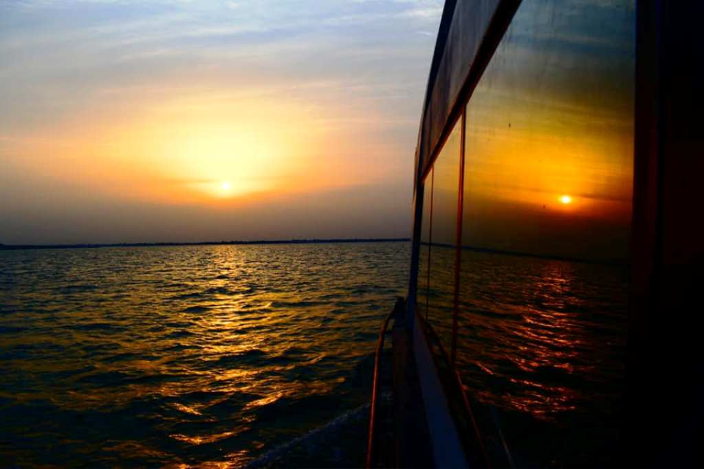 Enjoying a cruise like Goa, you will be able to pick up BholaNath's anointing on the waves of the Ganges in Benaras Enjoying a cruise like Goa, you will be able to pick up BholaNath's anointing on the waves of the Ganges in Benaras