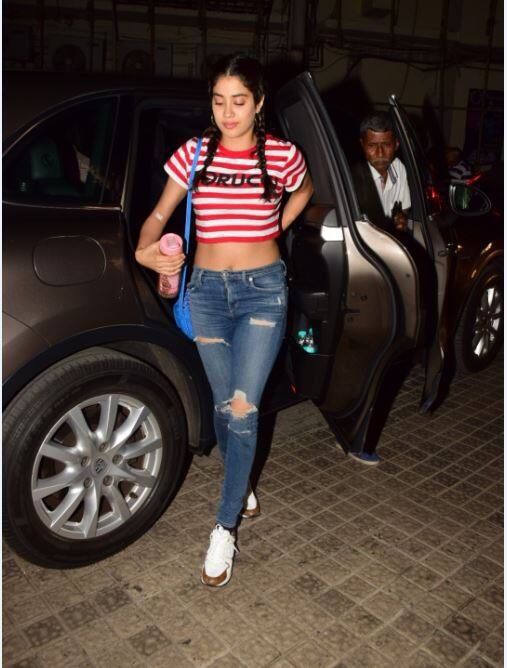 Jahnavi, sister Anshula also came to see the film with Papani Bonnie Kapoor