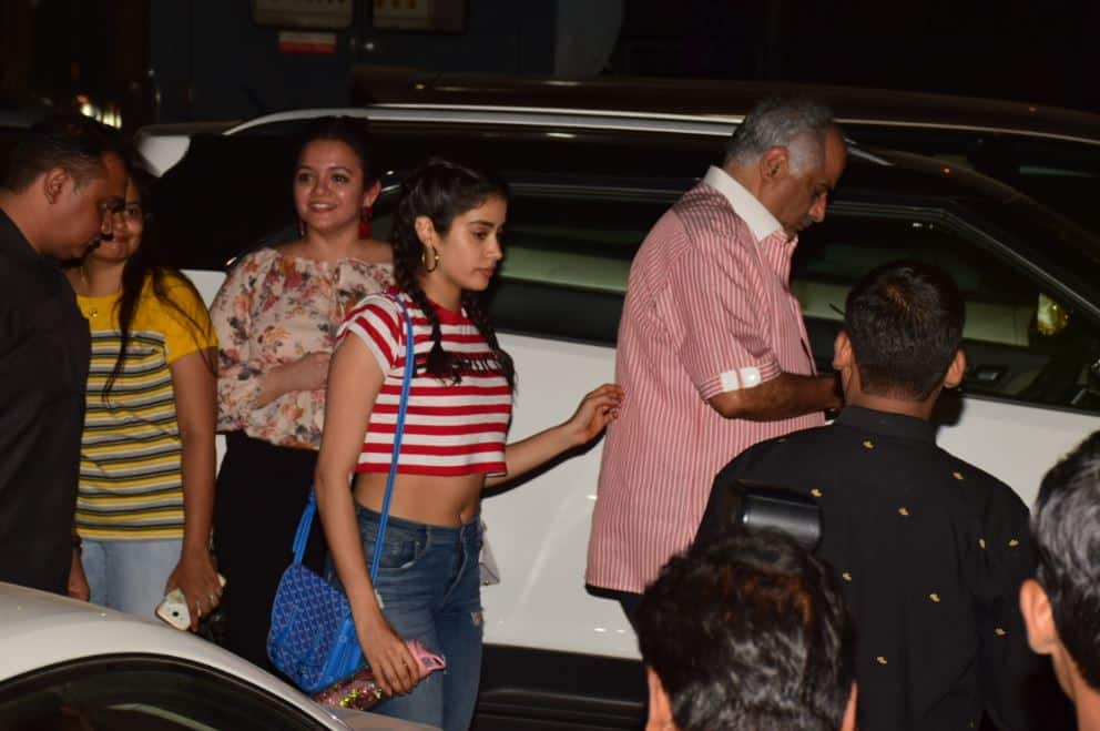 Jahnavi, sister Anshula also came to see the film with Papani Bonnie Kapoor