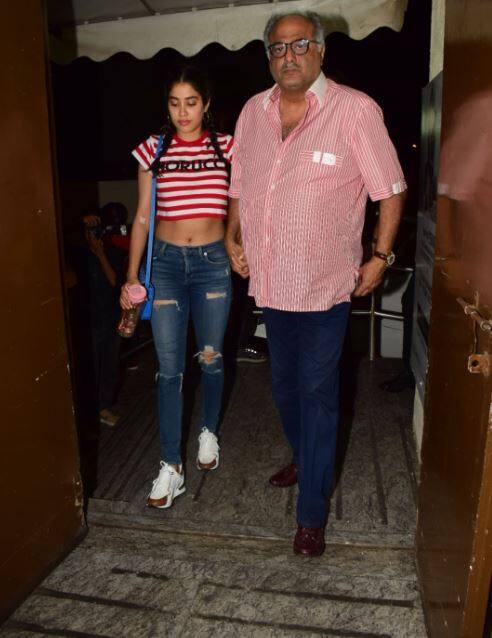 Jahnavi, sister Anshula also came to see the film with Papani Bonnie Kapoor