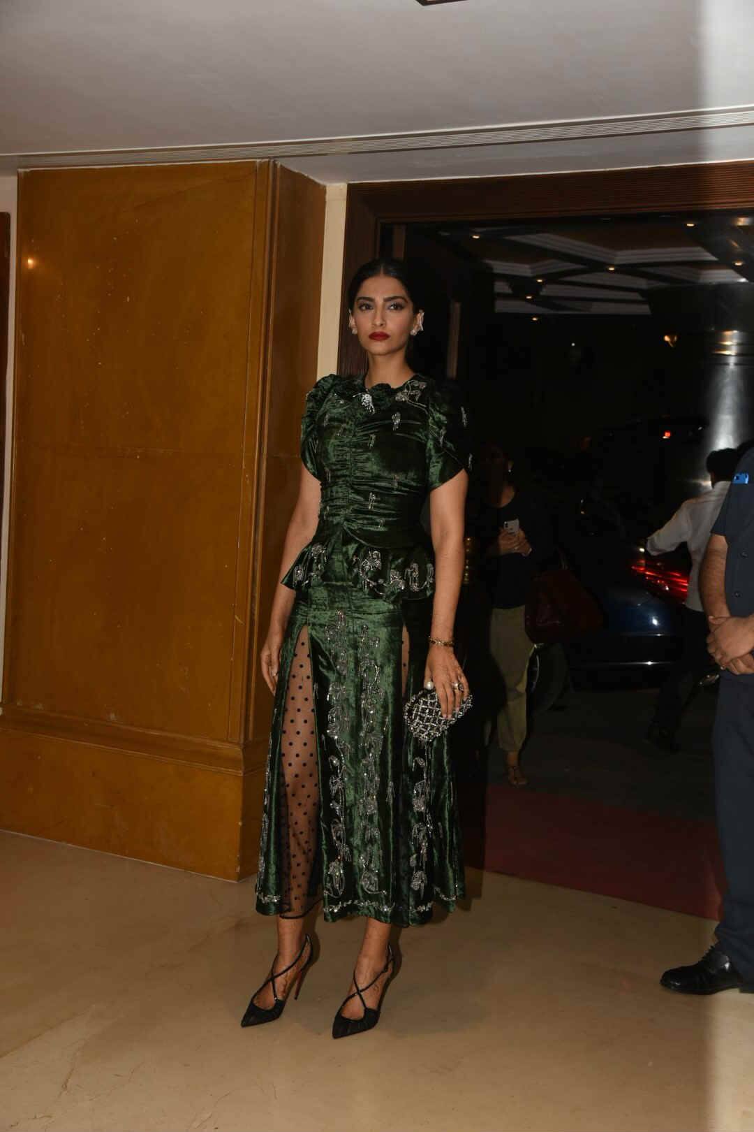 IN PICS: All stars arriving in the music launch of 'Veer The Wedding' including Kareena, Sonam, Swara IN PICS: All stars arriving in the music launch of 'Veer The Wedding' including Kareena, Sonam, Swara
