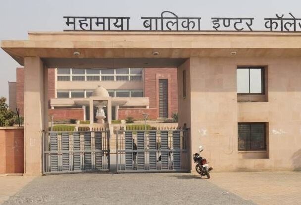 CBSE Result: ऑटो ड्राइवर की बेटी ने पेश की मिसाल, आर्थिक तंगी के बाद भी लाई 96% से ऊपर अंक