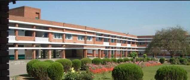 CBSE 12th Result: चंडीगढ़ में बढ़ई के बेटे ने हासिल किया 90.8% अंक, कहा- पढ़ाई के साथ खेलना भी जरूरी